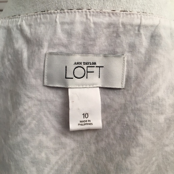 Ann Taylor LOFT Sleeveless V-Neck Top - Picture 8 of 8